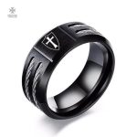 Bague Templier avec motif de bouclier emblématique