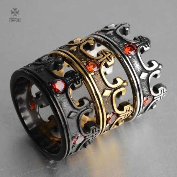 Accessoire Templier noir ajoutant une touche de mystère