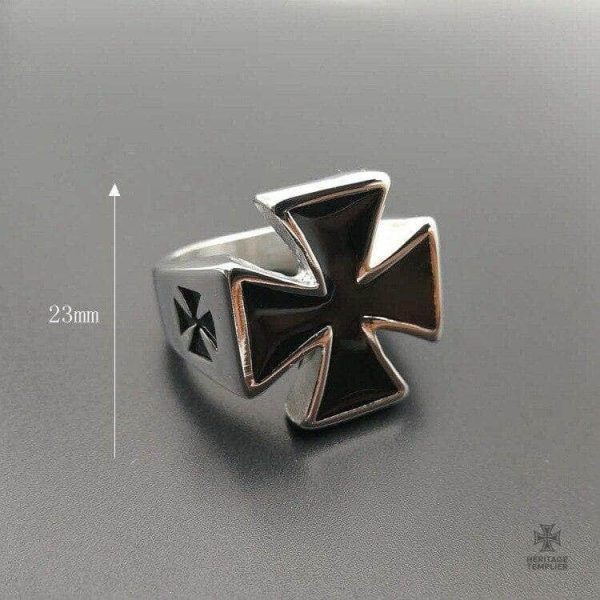 Bague Croix de Malte style Templier intemporelle