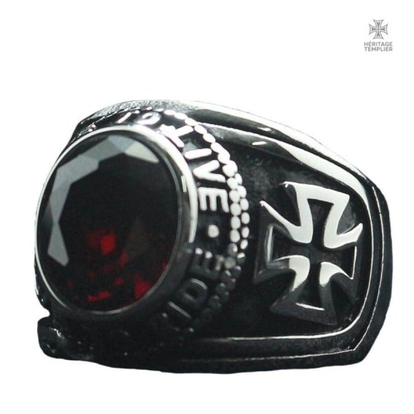 Bague Templier Live to Ride Rouge avec design audacieux