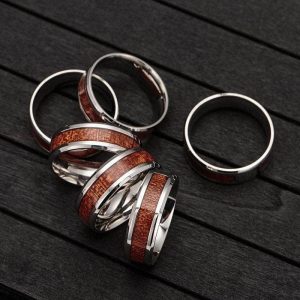 Bague Franc-Maçon, design en bois sacré, élégance discrète