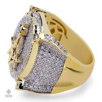 Bijou maçonnique en zircon, symbolique et raffinée