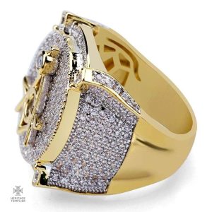 Bijou maçonnique en zircon, symbolique et raffinée