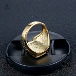 Bague masquée avec motifs francs-maçons distinctifs