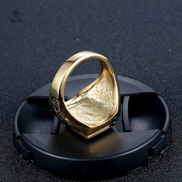 Bague masquée avec motifs francs-maçons distinctifs