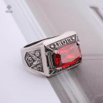 Bague Franc-Maçon, design élégant, lumière rouge