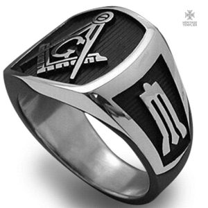 Bague maçonnique avec symbole et design traditionnel
