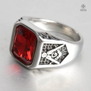 Bijou franc-maçonique : bague argent et gemme rouge