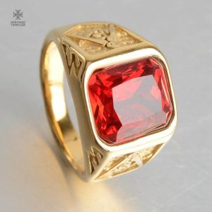 Bague maçonnique ornée d'une pierre rouge