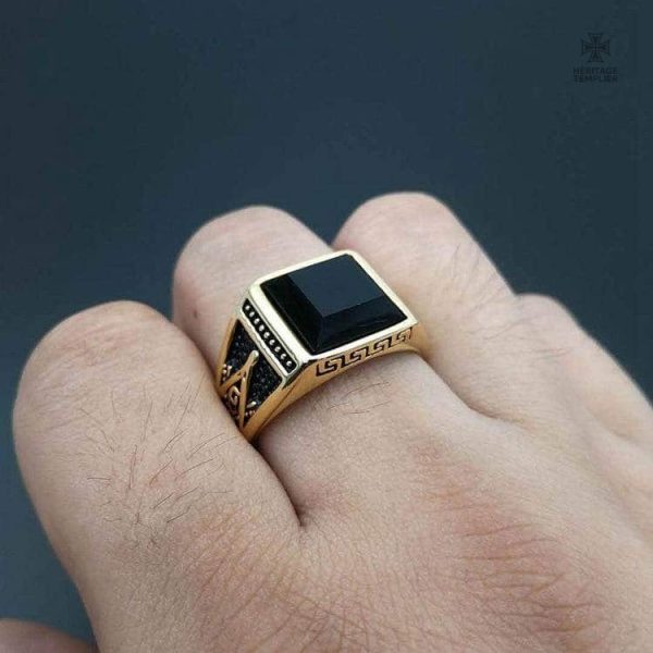 Anneau maçonnique en or, design unique et symbolique