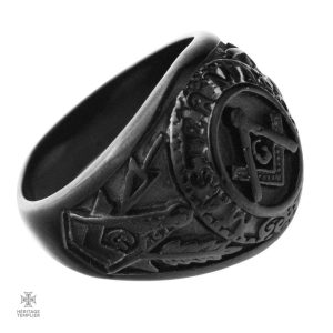 Bague représentant l'univers franc-maçon, style unique