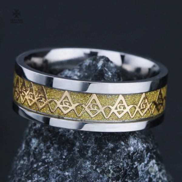 Bague avec emblèmes maçonniques pour amateurs d'histoire
