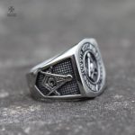 Bague Virtus avec emblème franc-maçon et design distinctif