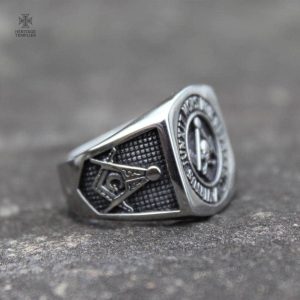Bague Virtus avec emblème franc-maçon et design distinctif