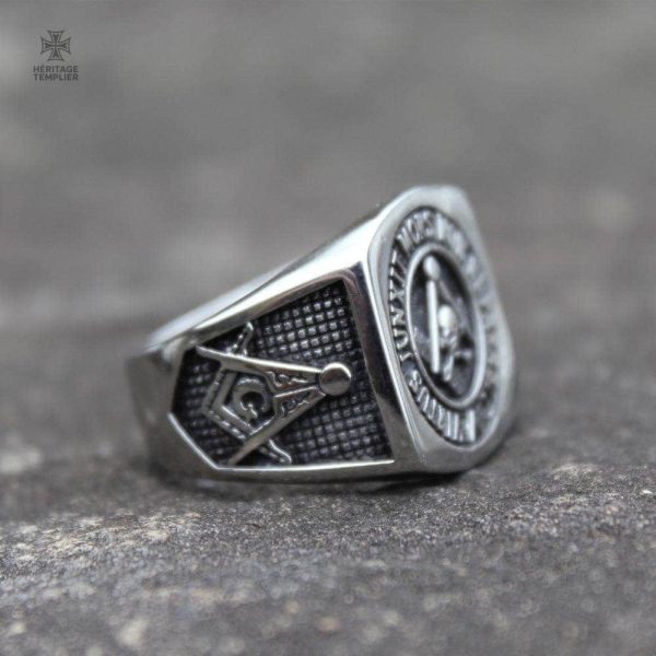 Bague Virtus avec emblème franc-maçon et design distinctif