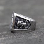 Accessoire franc-maçon en argent, style Virtus raffiné
