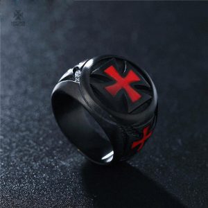 Bague en argent inspirée des Templiers et de leur héritage