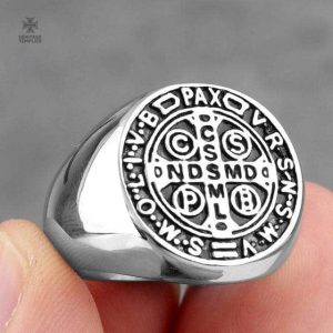 Bague en argent, symbole des Templiers, classique et élégante