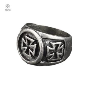 Bague Templier ancienne avec symboles chevaleresques