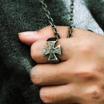 Bijou Templier, croix ancienne, symbole de chevalerie