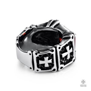 Bague Templière avec croix rouge, accessoire spirituel distinct