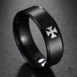 Bague Templière ornée d'une croix, symbole chevaleresque