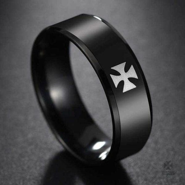 Bague Templière ornée d'une croix, symbole chevaleresque