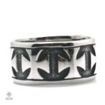 Bague Templière avec croix symbolique et design élégant