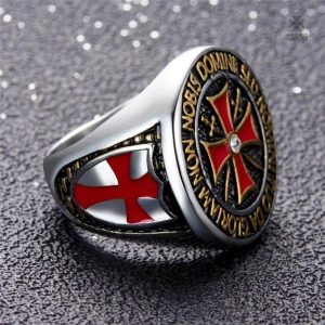 Bague en argent inspirée des Templiers, design unique