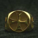 Bague Templière en or, emblème historique et raffiné