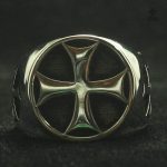 Bague de style templier avec croix grise distincte