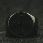Bague Templière, design avec croix noire