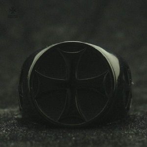 Bague Templière, design avec croix noire