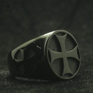Accessoire templier, bague en métal noir