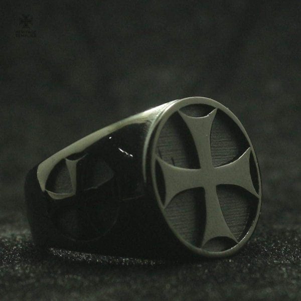 Accessoire templier, bague en métal noir