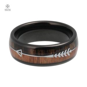 Bague Templier avec design flèche en noir