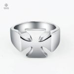 Bague en argent aux motifs Templiers, style historique et raffiné