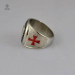 Bague Templi, ornement de chevalerie emblématique