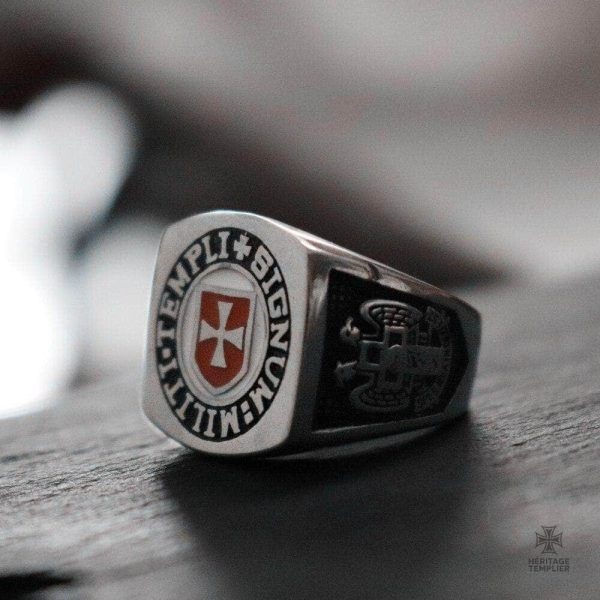 Bague Templi avec symbole Templier, design unique et élégant