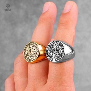 Accessoire historique : Bague de l'Ordre des Templiers en or