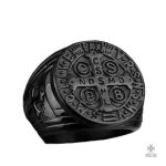Bague Templier Saint-Benoit en noir, design élégant et symbolique