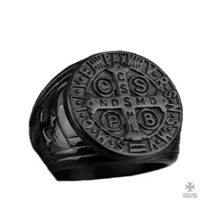 Bague Templier Saint-Benoit en noir, design élégant et symbolique