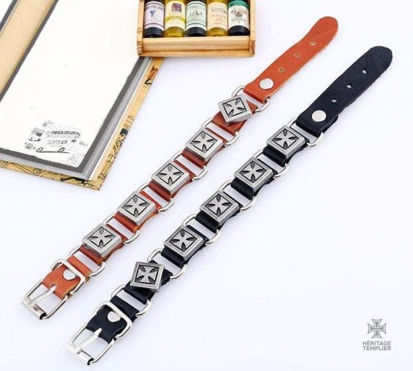 Bracelet stylisé inspiré de l'Ordre de Malte