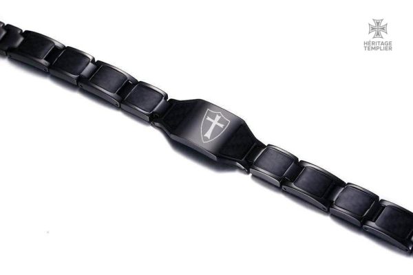 Bracelet inspiré des Templiers, orné du bouclier noir distinctif