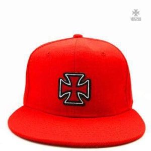 Vêtement Templier : casquette avec design distinctif