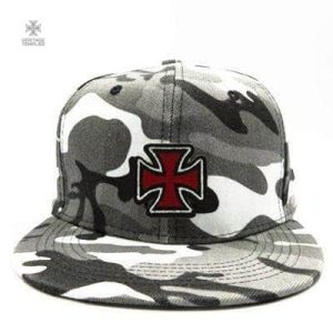 Casquette avec symbole templier en rouge