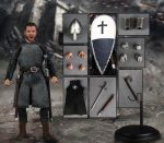 Figurine Templier, détail sur le visage et l'épée du chevalier