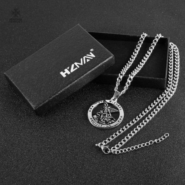 Pendentif en forme de croix templière