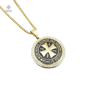 Pendentif Templier en or avec zircon, design élégant