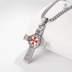 Croix Latine en pendentif, symbole Templier